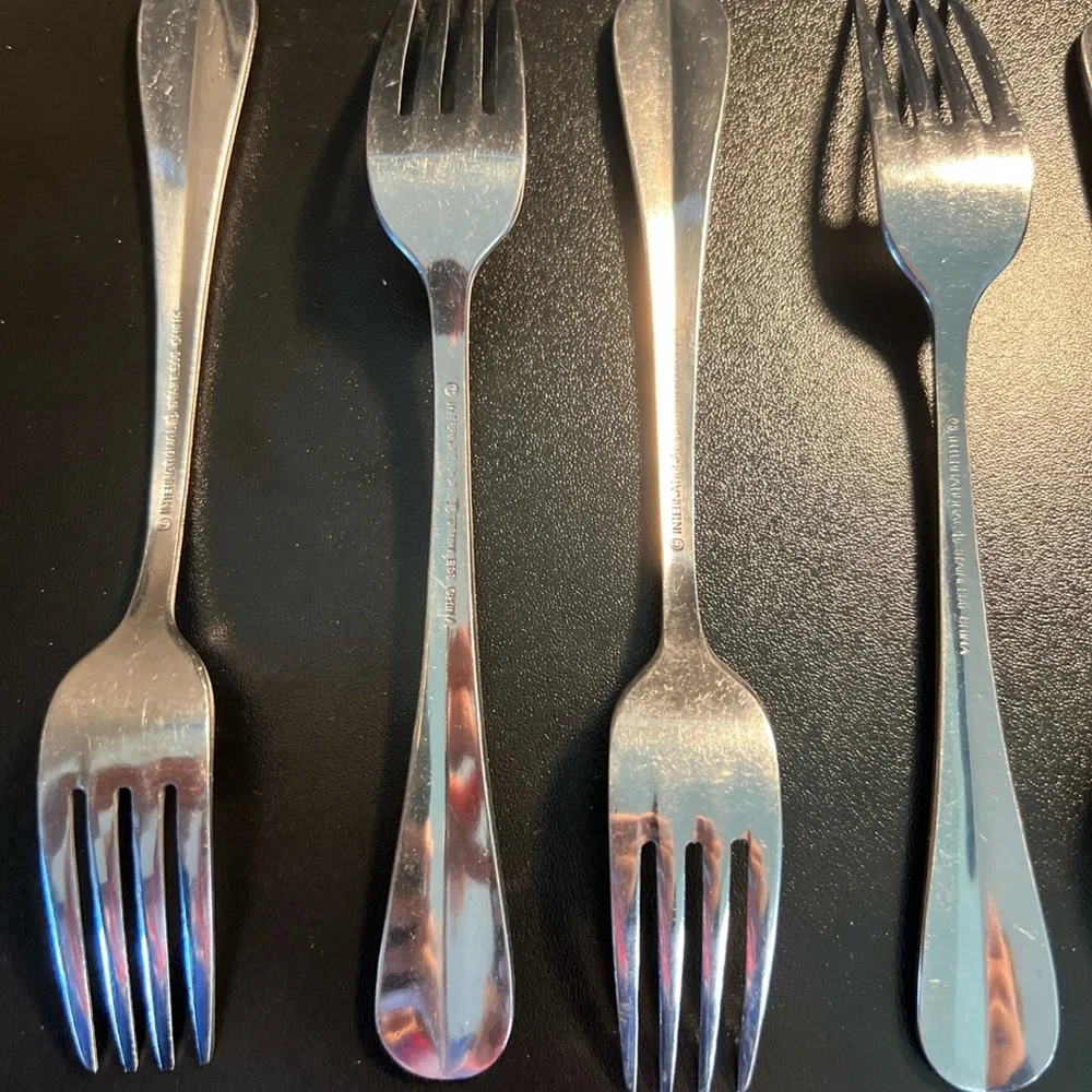International Stainless Silverware -‎ SIMPLICITY 8 Salad Forks 7 1/4